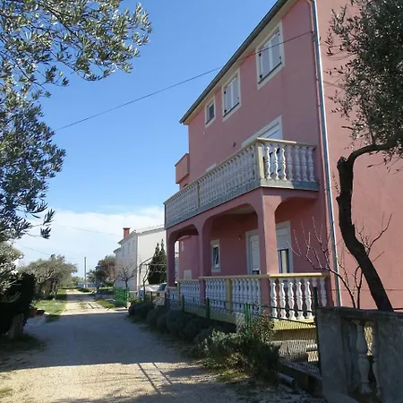 4+2 Apartment *